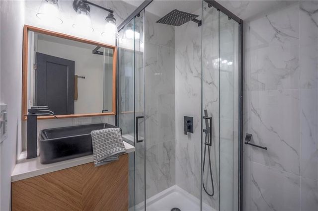 6531 Holmes Road, Kansas City, MO 64131