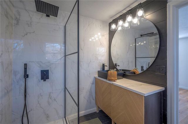 6531 Holmes Road, Kansas City, MO 64131