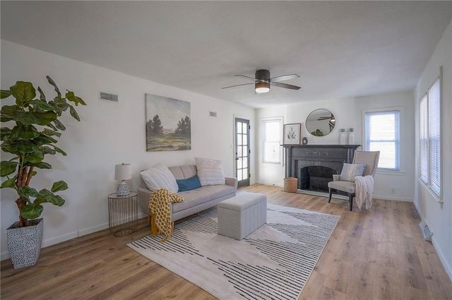 6531 Holmes Road, Kansas City, MO 64131