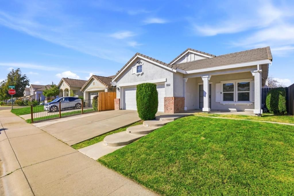 Image 2 of property listing at 8506 Tambor Way, Elk Grove, CA 95758