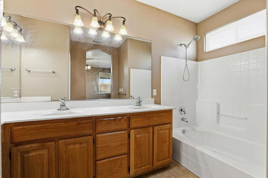 Image 29 of property listing at 8506 Tambor Way, Elk Grove, CA 95758