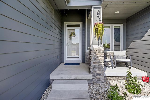 2208 N 188th Terrace, Omaha, NE 68022