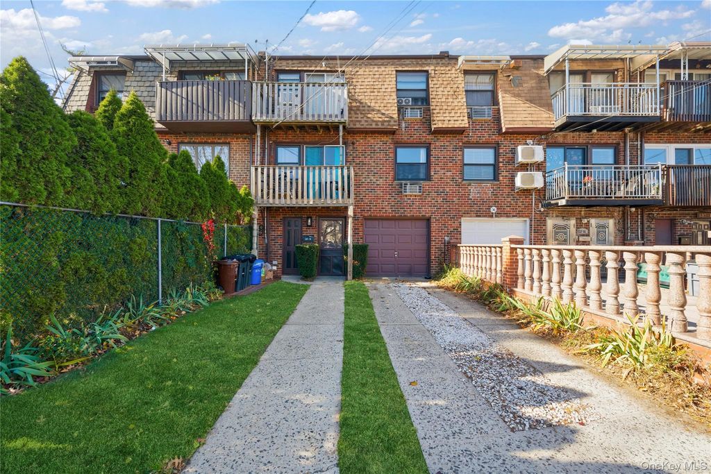 13716 88th Street, Ozone Park, NY 11417