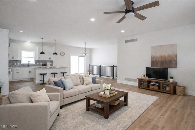 8421 Wadsworth Road, Wadsworth, OH 44281