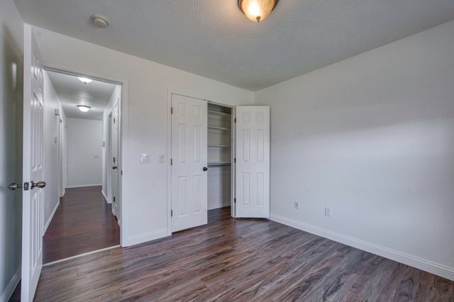 820 S Quade Road S, Springfield, MO 65802