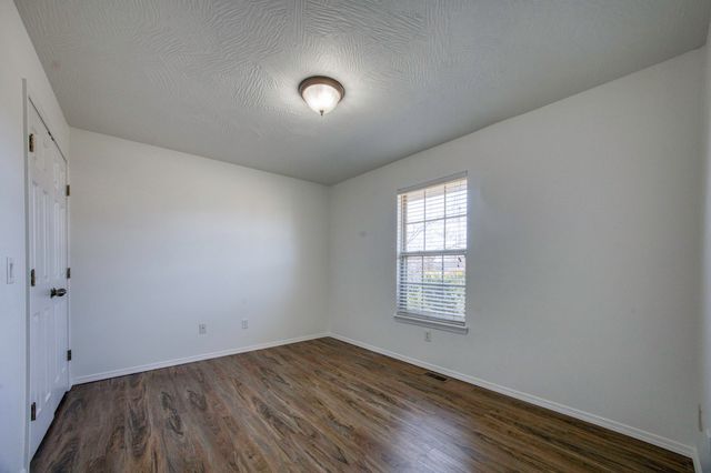 820 S Quade Road S, Springfield, MO 65802