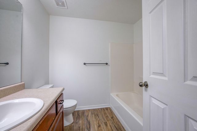 820 S Quade Road S, Springfield, MO 65802