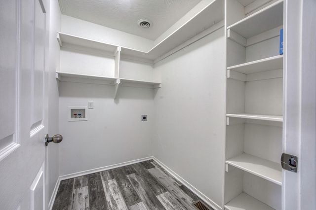 820 S Quade Road S, Springfield, MO 65802