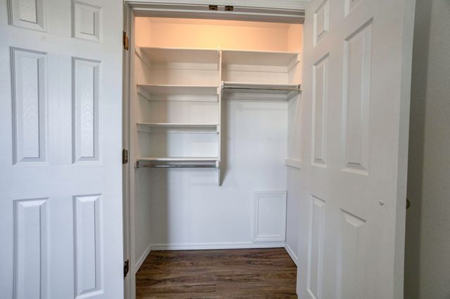 820 S Quade Road S, Springfield, MO 65802