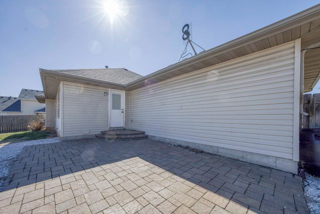 820 S Quade Road S, Springfield, MO 65802