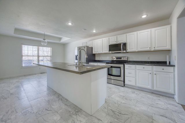 820 S Quade Road S, Springfield, MO 65802