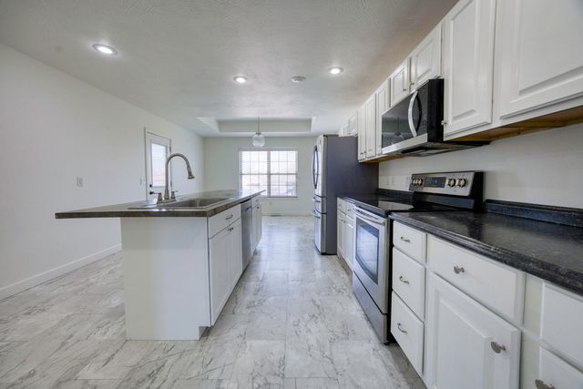 820 S Quade Road S, Springfield, MO 65802