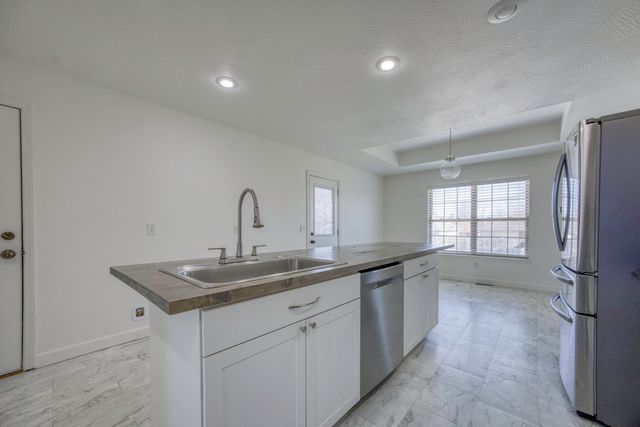 820 S Quade Road S, Springfield, MO 65802