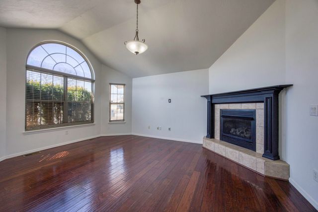 820 S Quade Road S, Springfield, MO 65802