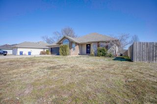 820 S Quade Road S, Springfield, MO 65802