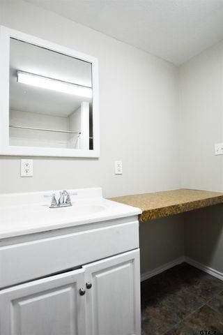 219 Half St, Lindale, TX 75771