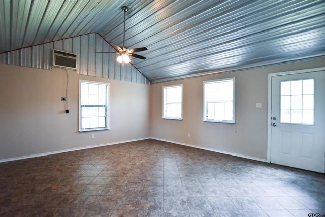 219 Half St, Lindale, TX 75771