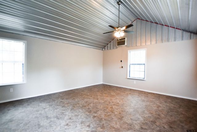 219 Half St, Lindale, TX 75771