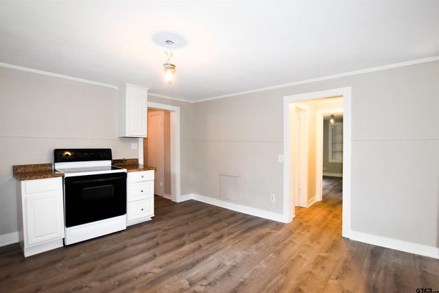 219 Half St, Lindale, TX 75771