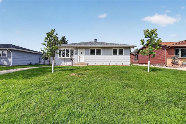 2218 Pioneer Road, Janesville, WI 53546