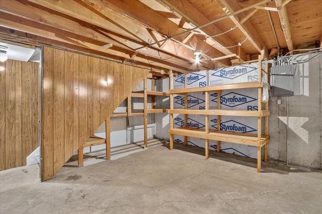 2218 Pioneer Road, Janesville, WI 53546