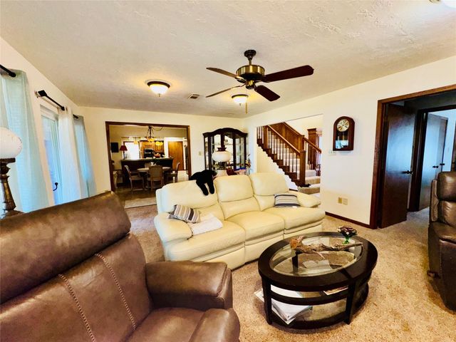 201 Westwood Drive E, Trinity, TX 75862