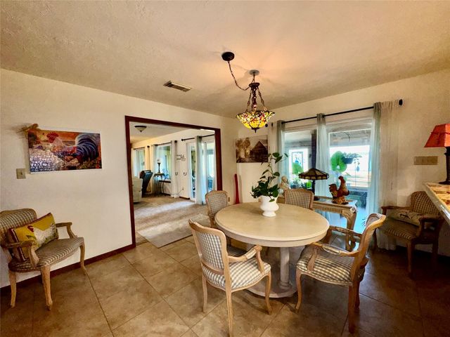 201 Westwood Drive E, Trinity, TX 75862