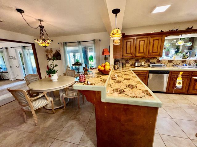 201 Westwood Drive E, Trinity, TX 75862