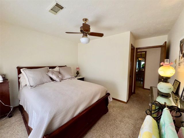 201 Westwood Drive E, Trinity, TX 75862