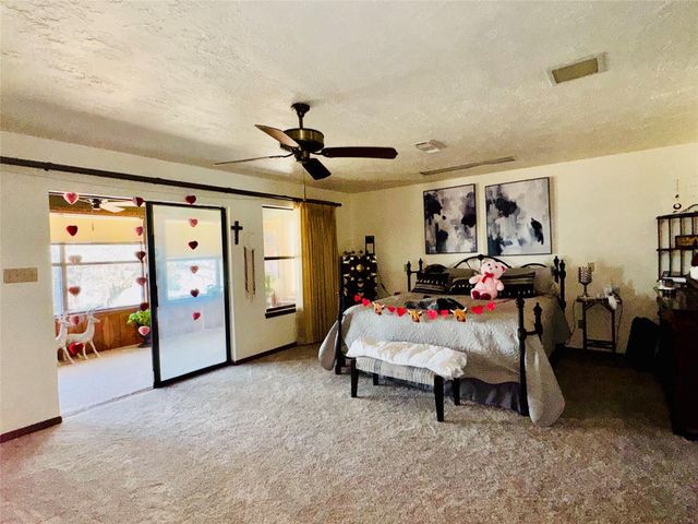 201 Westwood Drive E, Trinity, TX 75862