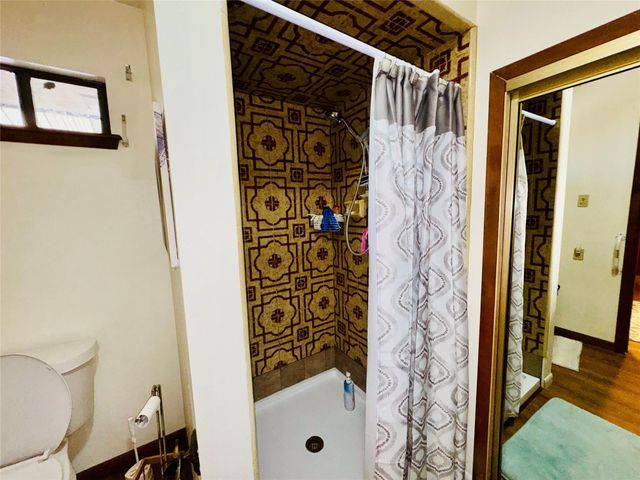 201 Westwood Drive E, Trinity, TX 75862