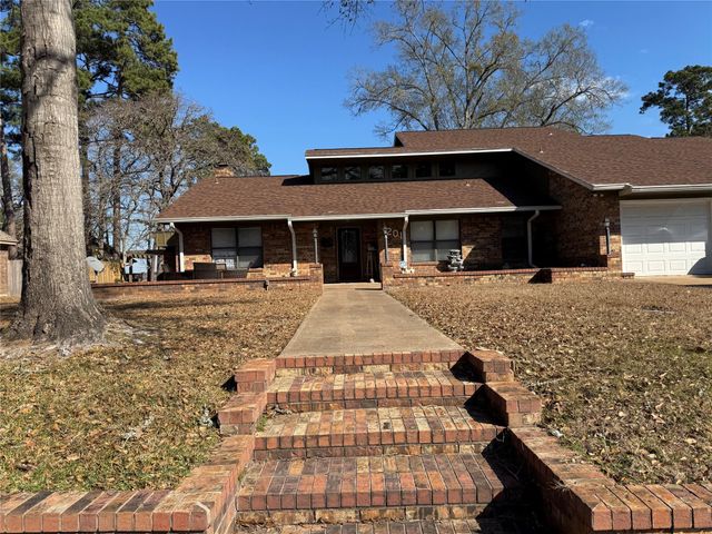 201 Westwood Drive E, Trinity, TX 75862