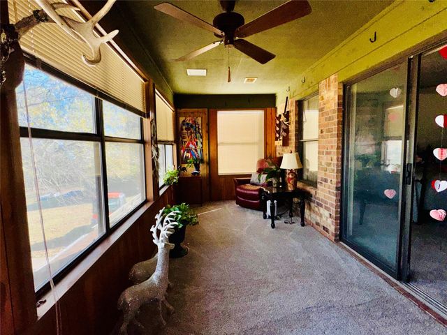 201 Westwood Drive E, Trinity, TX 75862