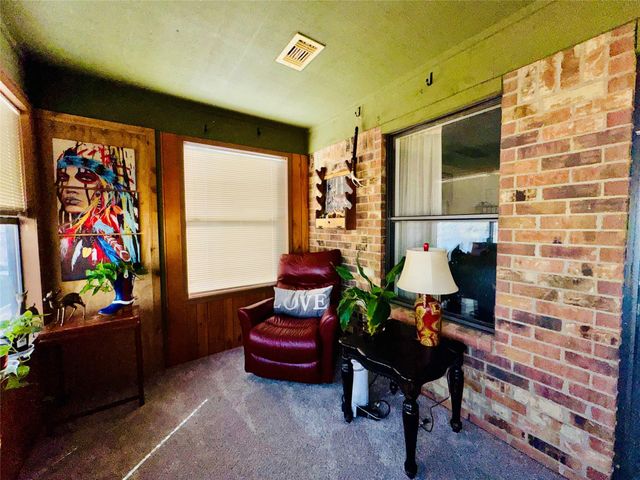 201 Westwood Drive E, Trinity, TX 75862