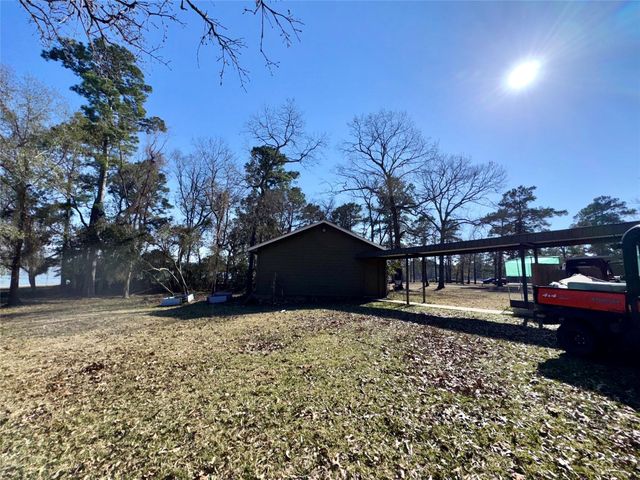 201 Westwood Drive E, Trinity, TX 75862