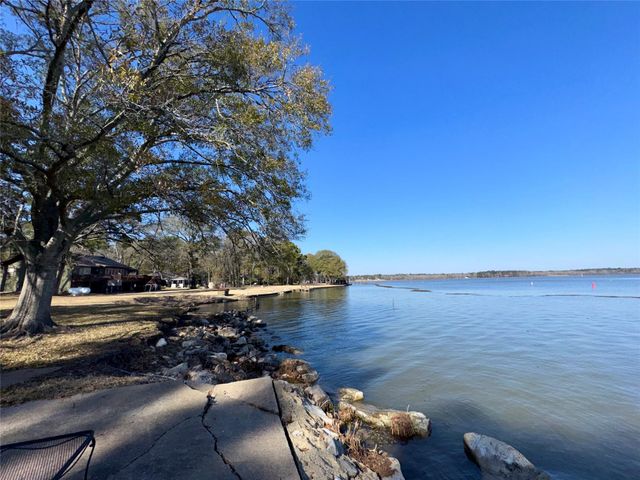 201 Westwood Drive E, Trinity, TX 75862