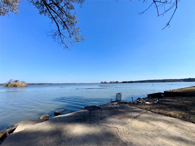 201 Westwood Drive E, Trinity, TX 75862