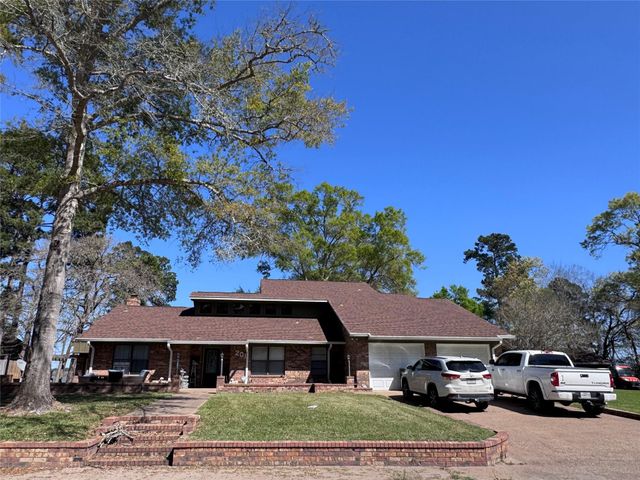 201 Westwood Drive E, Trinity, TX 75862