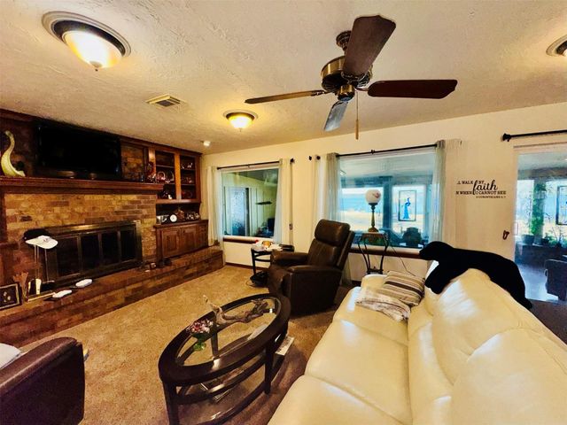 201 Westwood Drive E, Trinity, TX 75862