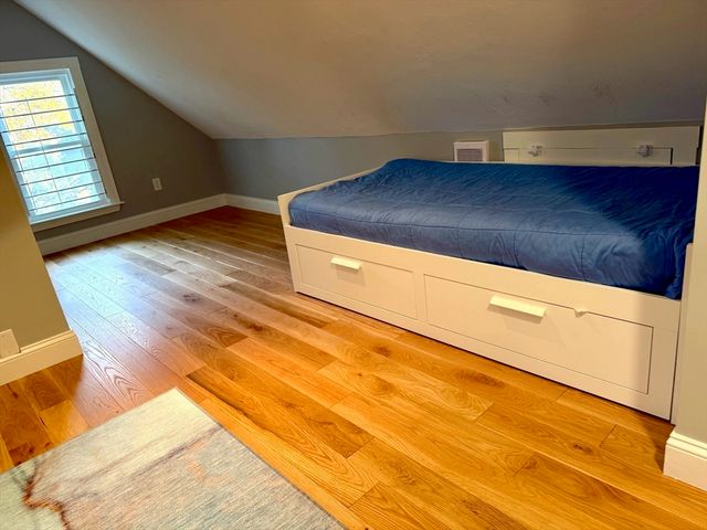 118 Newburg Street 118, Boston, MA 02131