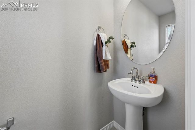 6990 Winnicut Drive, Colorado Springs, CO 80925