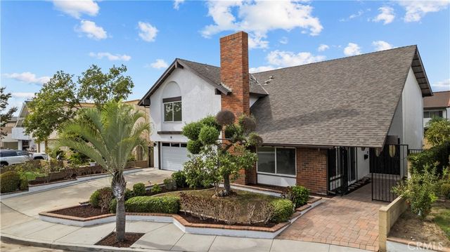 5437 Vista Fortuna, Cypress, CA 90630