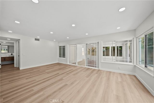 5437 Vista Fortuna, Cypress, CA 90630