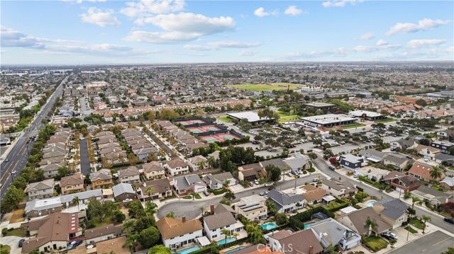 5437 Vista Fortuna, Cypress, CA 90630