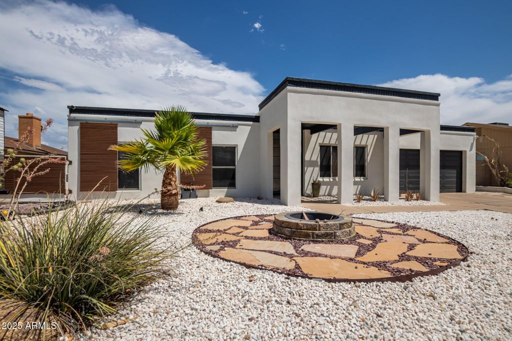 4313 E SUNRISE Drive, Phoenix, AZ 85044