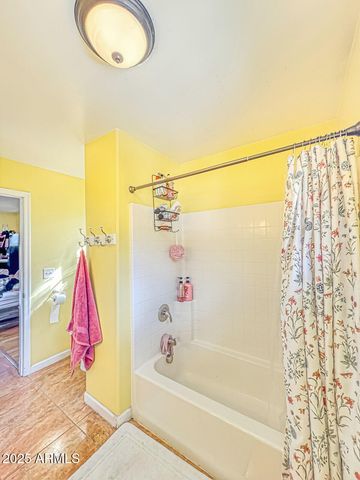 903 W CLAY Avenue, Flagstaff, AZ 86001