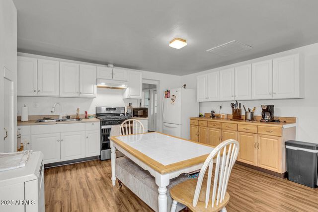 903 W CLAY Avenue, Flagstaff, AZ 86001