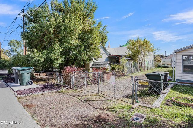 903 W CLAY Avenue, Flagstaff, AZ 86001