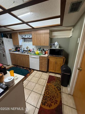 8445 ALDERMAN Road, Jacksonville, FL 32211