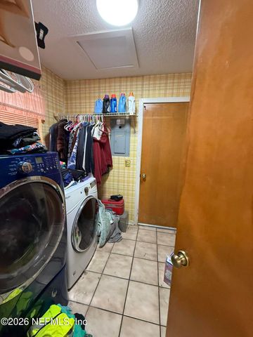 8445 ALDERMAN Road, Jacksonville, FL 32211